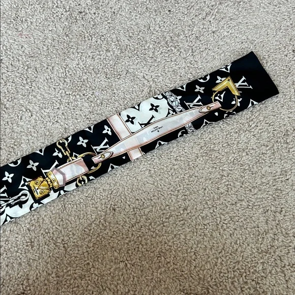 100% silk fashion scarf - Picture 6 of 10